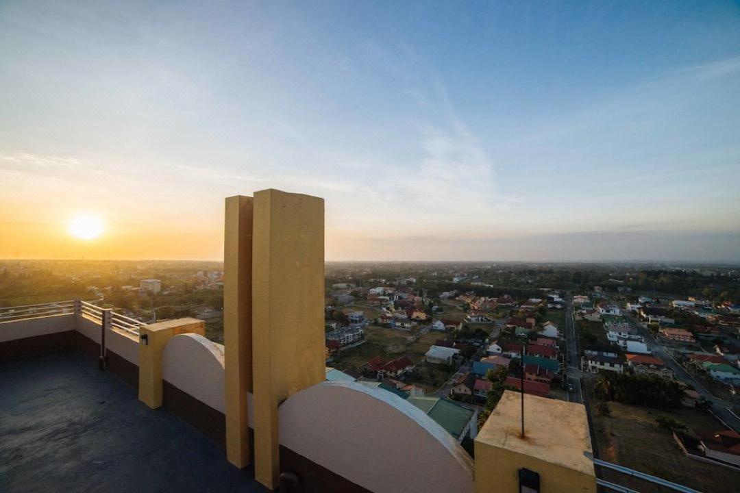 Cityland Tagaytay Taal Lake View City View Free Pool Parking Studios With Balcony Are City View Tagaytay City Extérieur photo