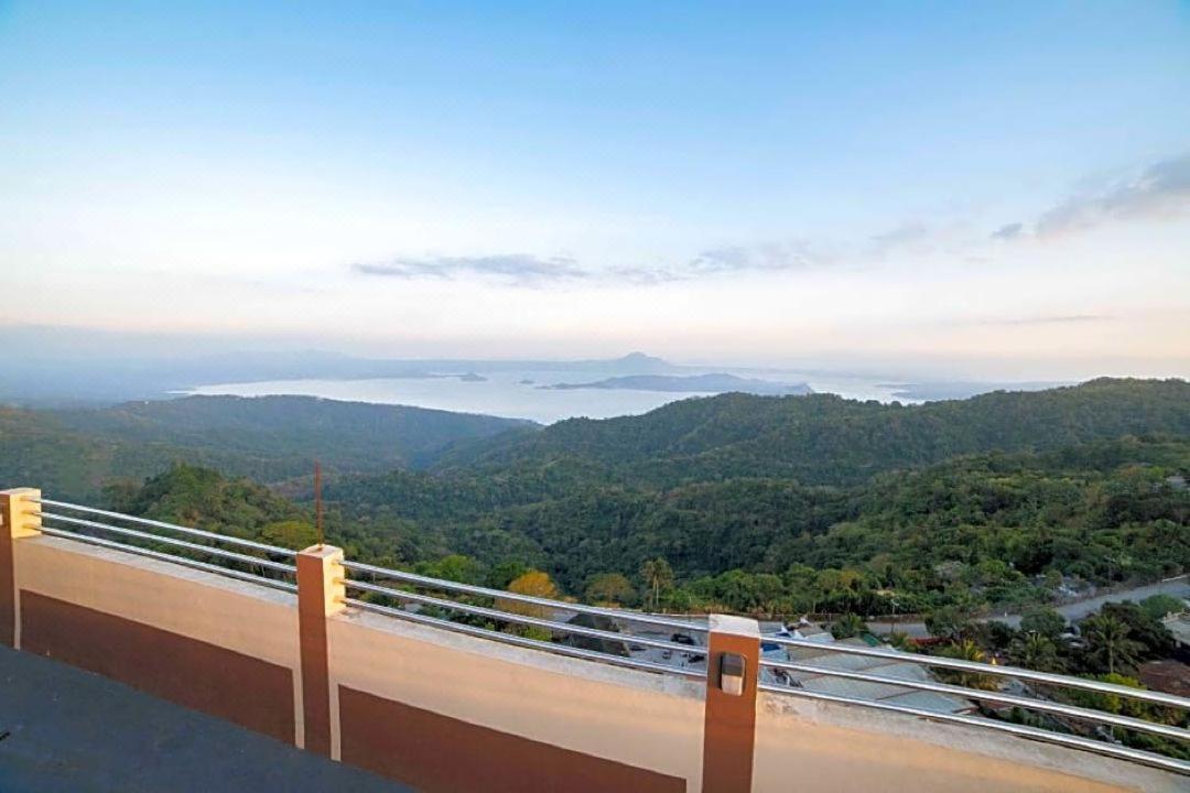 Cityland Tagaytay Taal Lake View City View Free Pool Parking Studios With Balcony Are City View Tagaytay City Extérieur photo