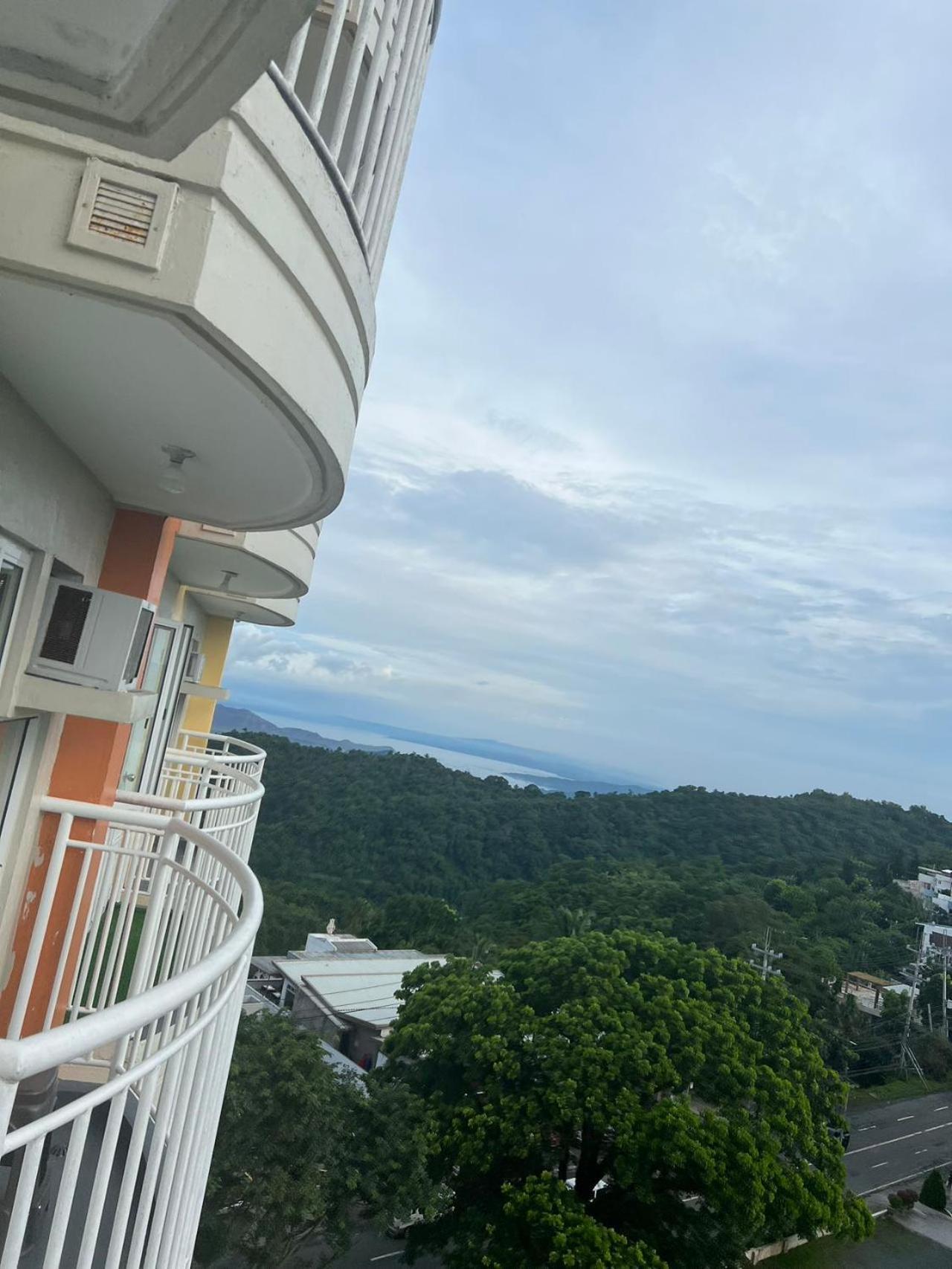 Cityland Tagaytay Taal Lake View City View Free Pool Parking Studios With Balcony Are City View Tagaytay City Extérieur photo